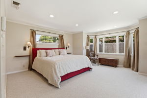 024_F8_325 San Vincente Ave