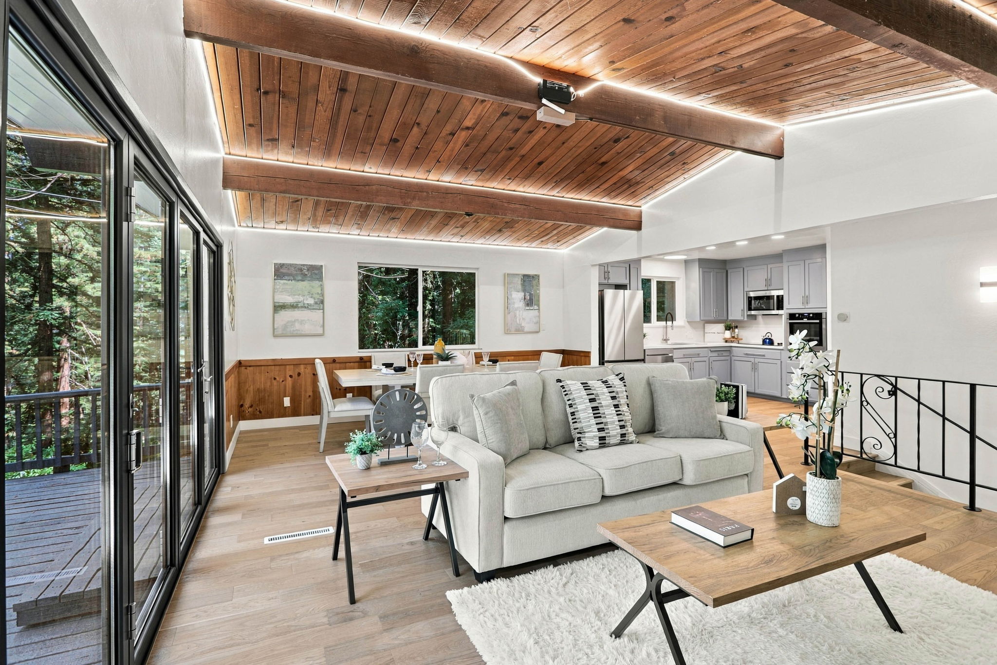015_F8_325 Woodland Dr