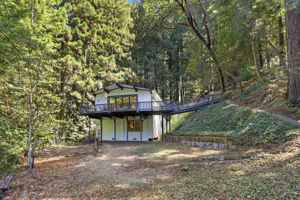 050_F8_325 Woodland Dr