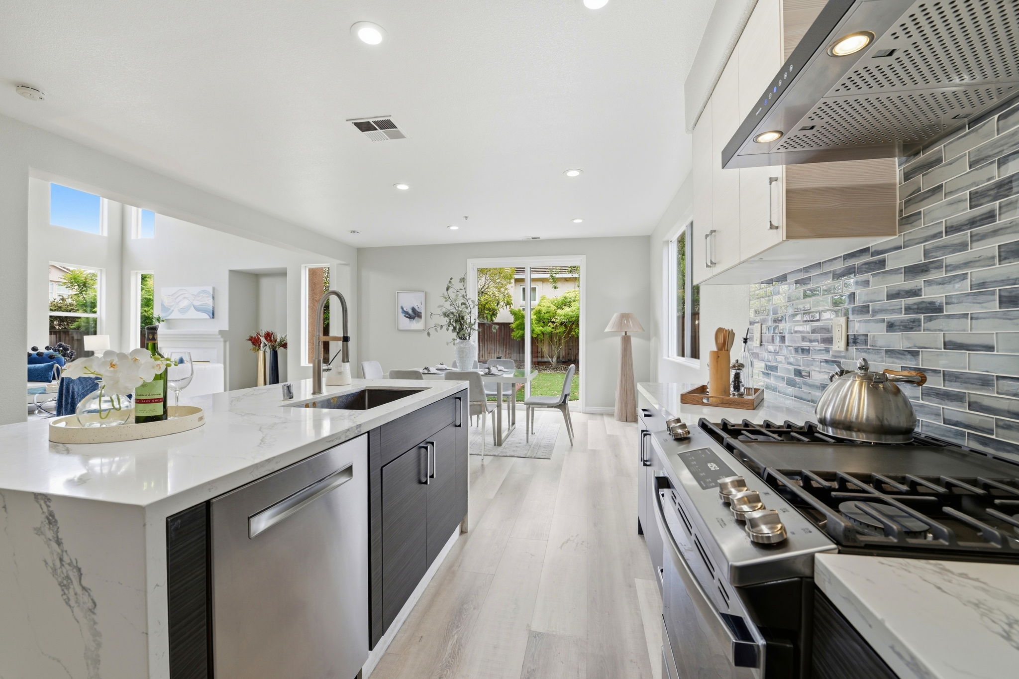 013_F8_32501 Carmel Way