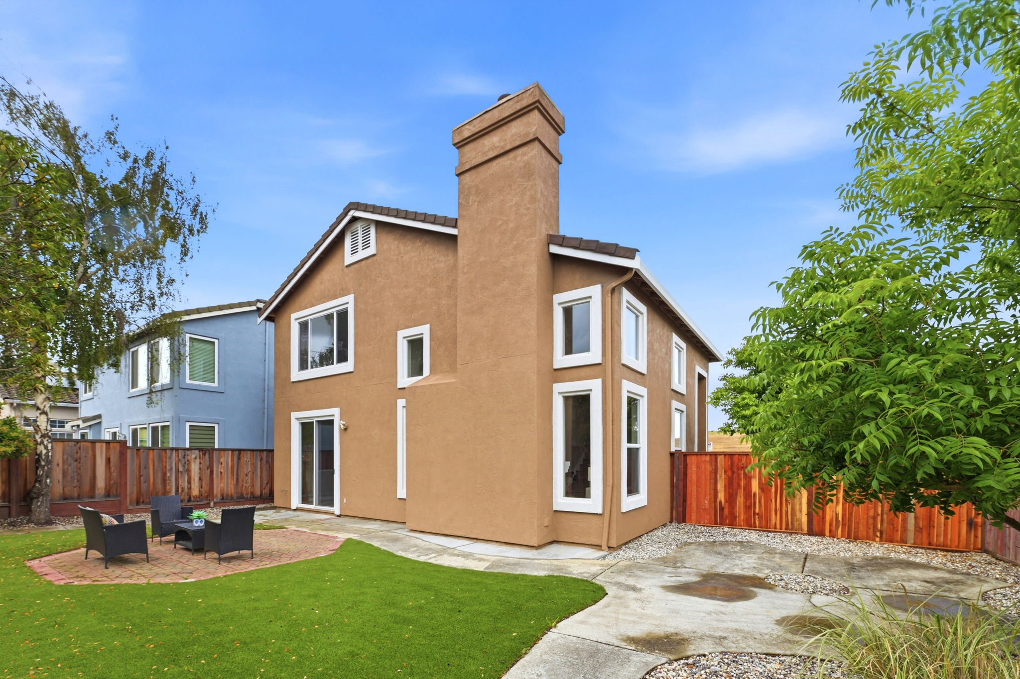 042_F8_32501 Carmel Way