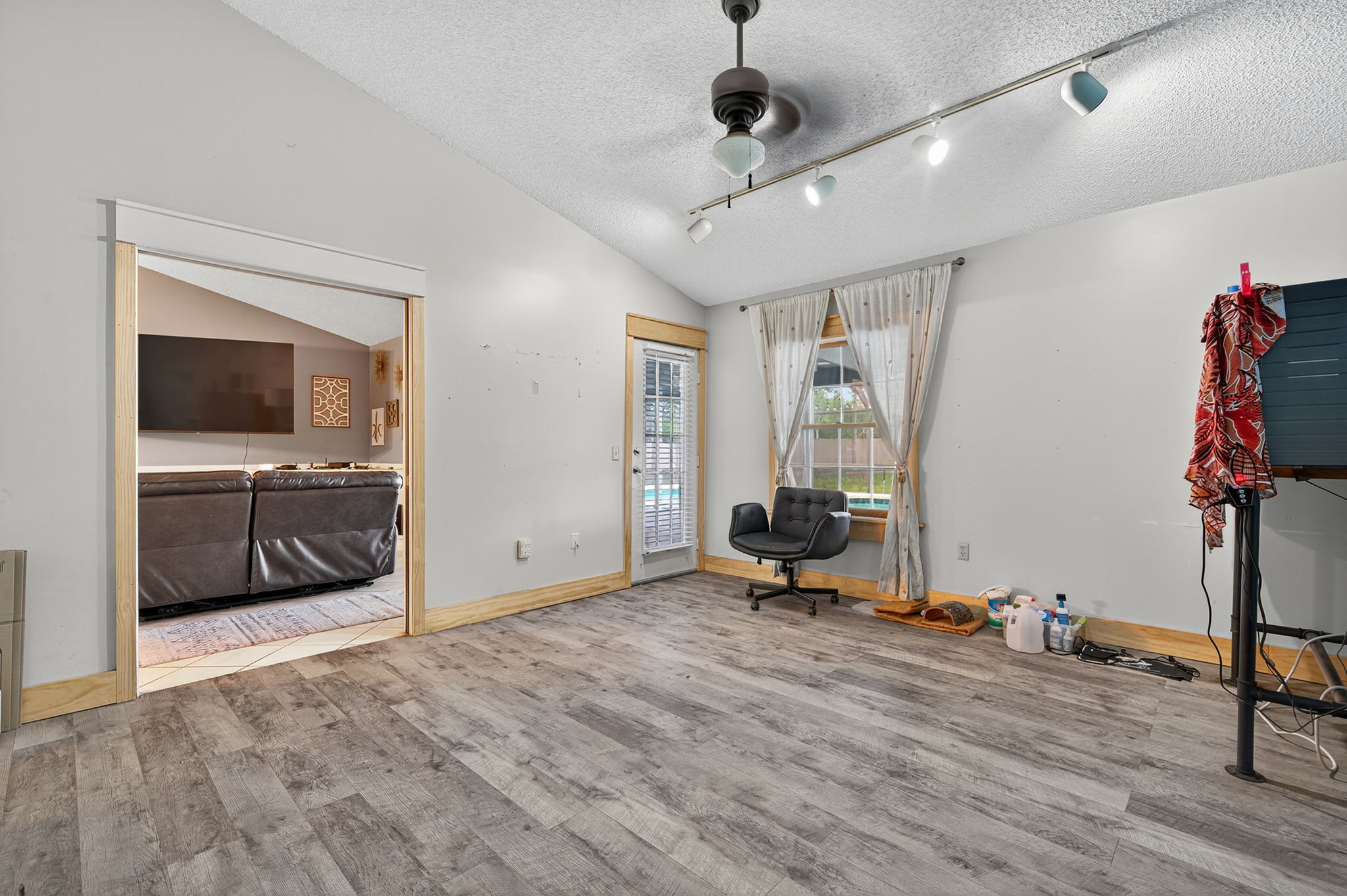 Interiors (38)