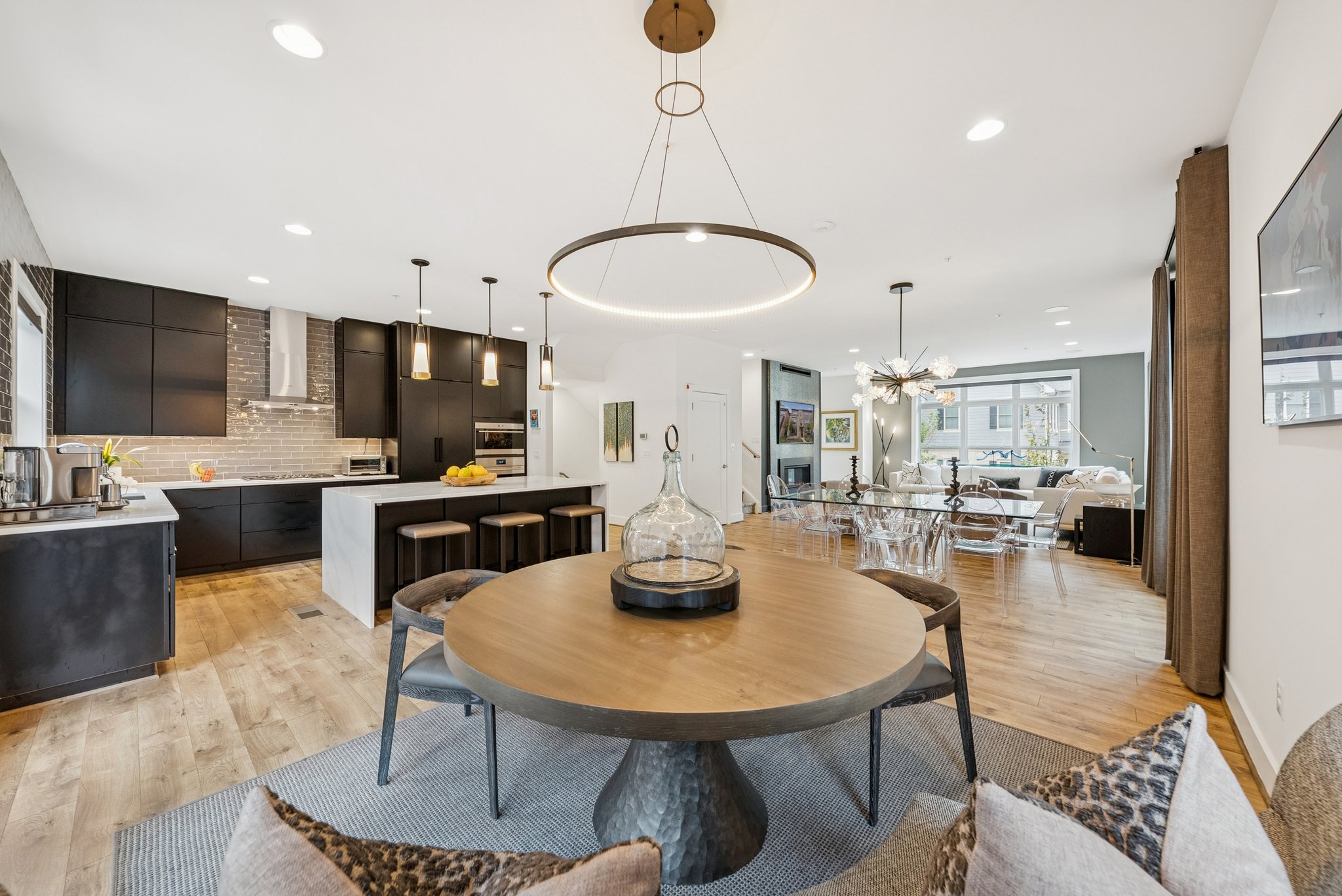Breakfast Area Reverse
