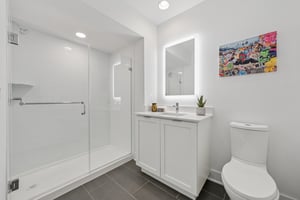 Ensuite Full Bath