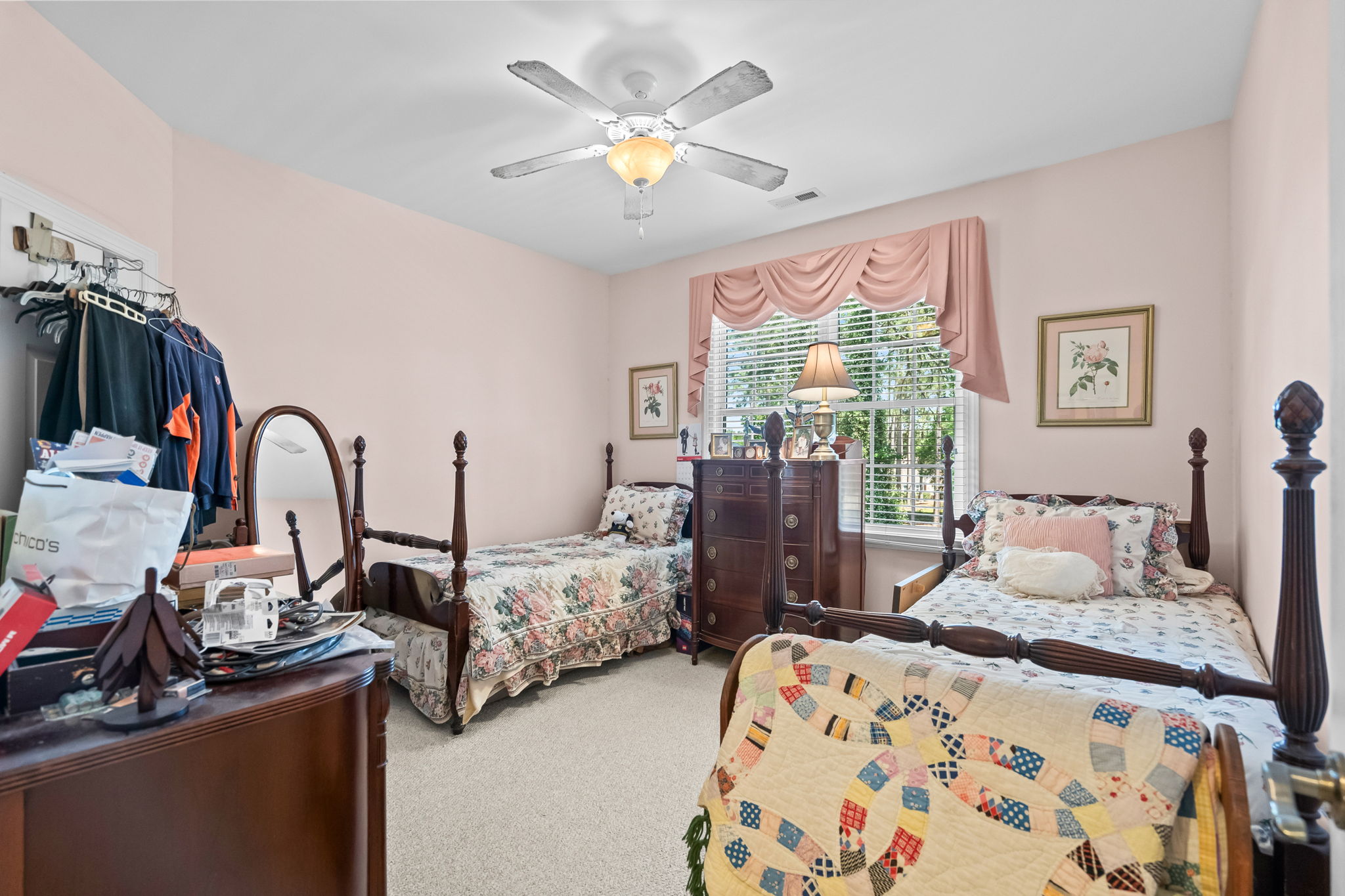  Photo 48