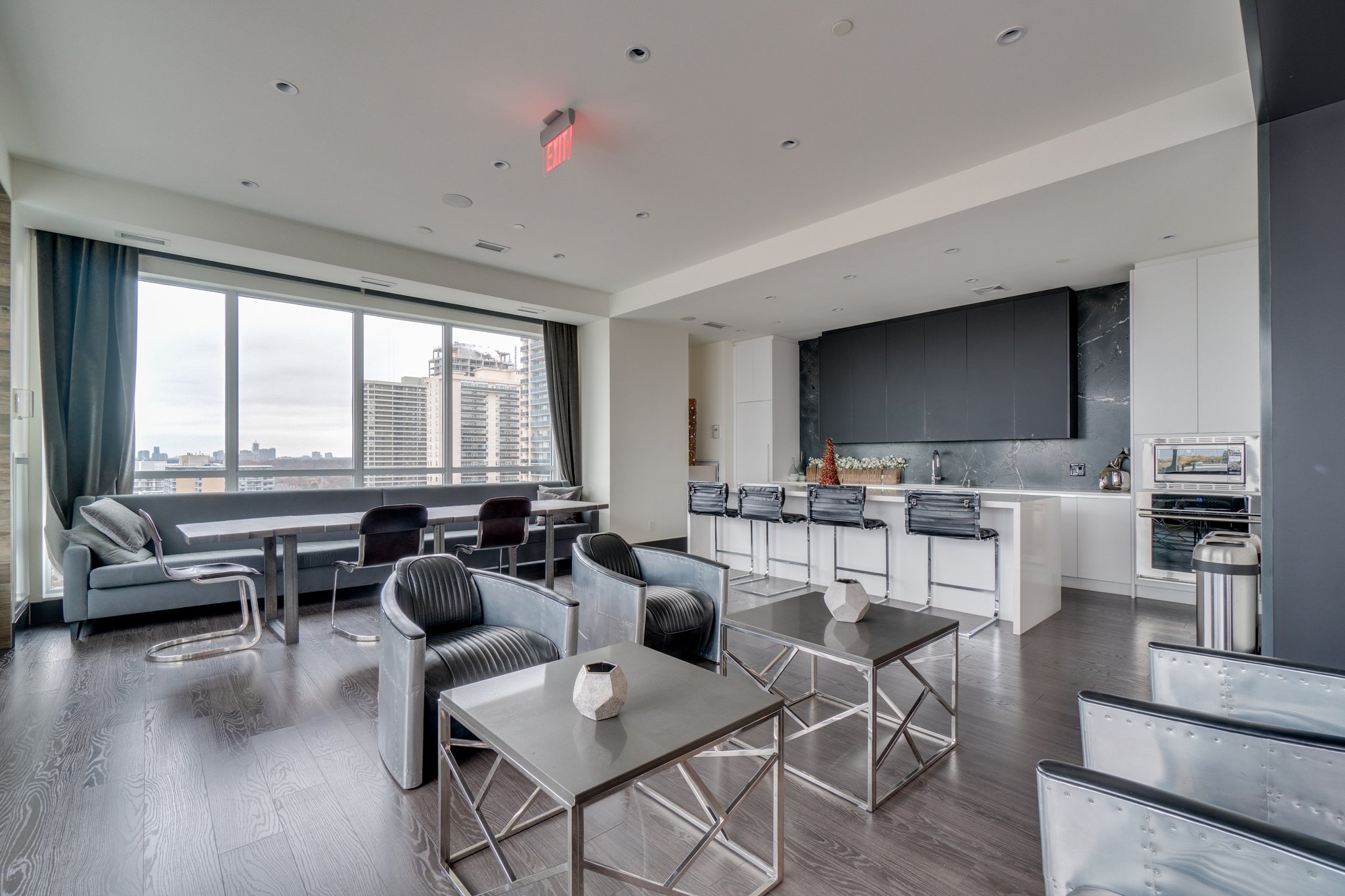 Toronto property showcase — delivered property photograph 33