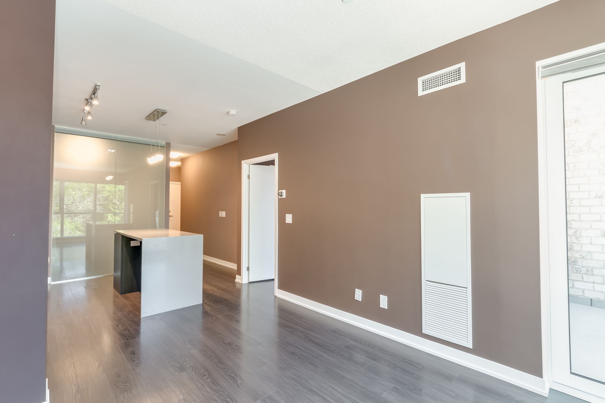 Toronto property showcase — delivered property photograph 8