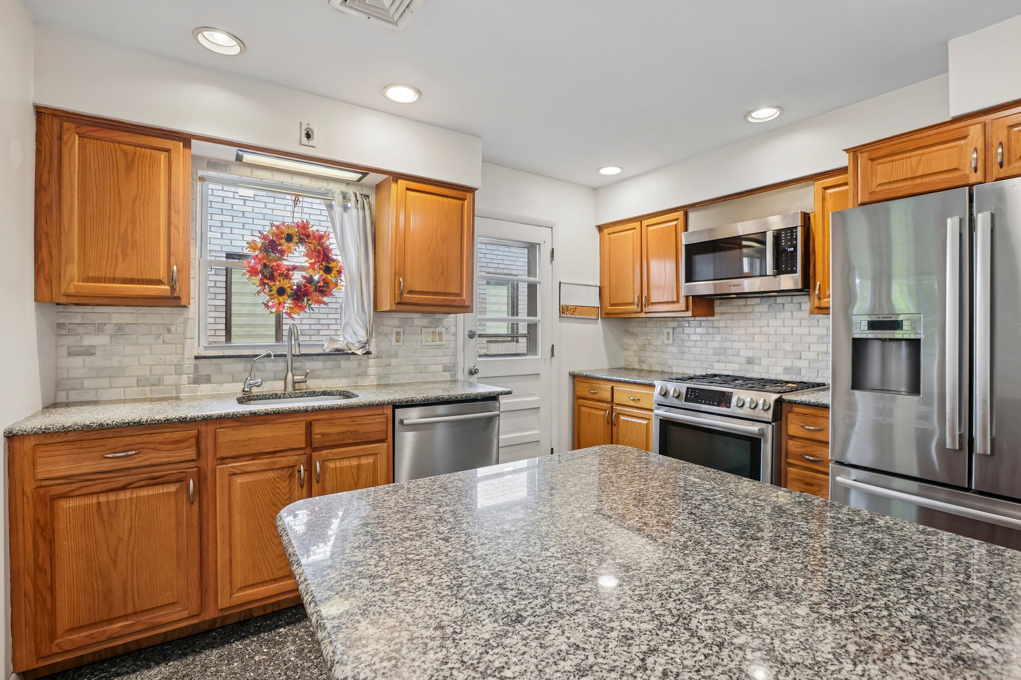 3rd St-S1510-023.jpg