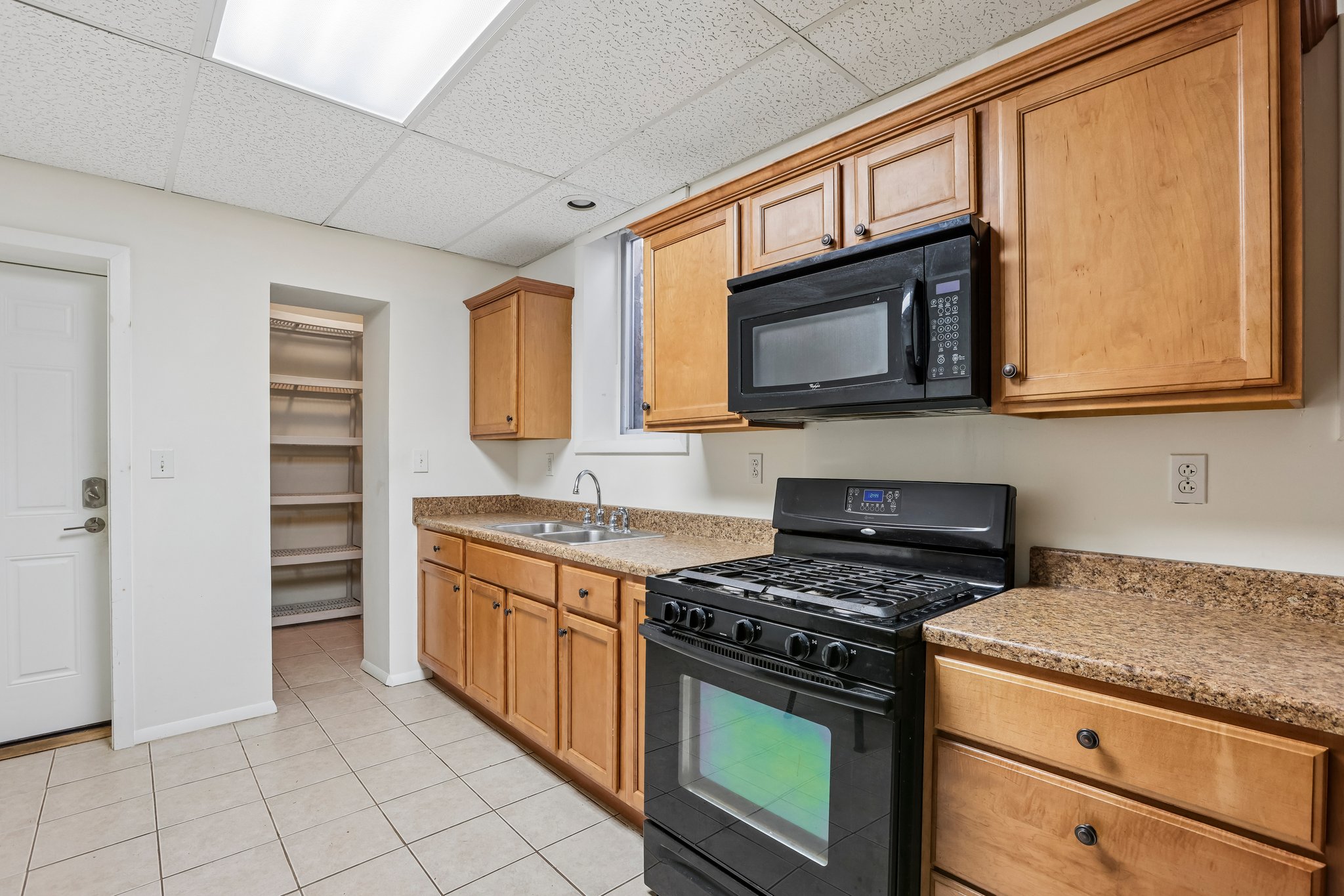 3rd St-S1510-052.jpg