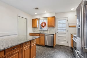 3rd St-S1510-020.jpg