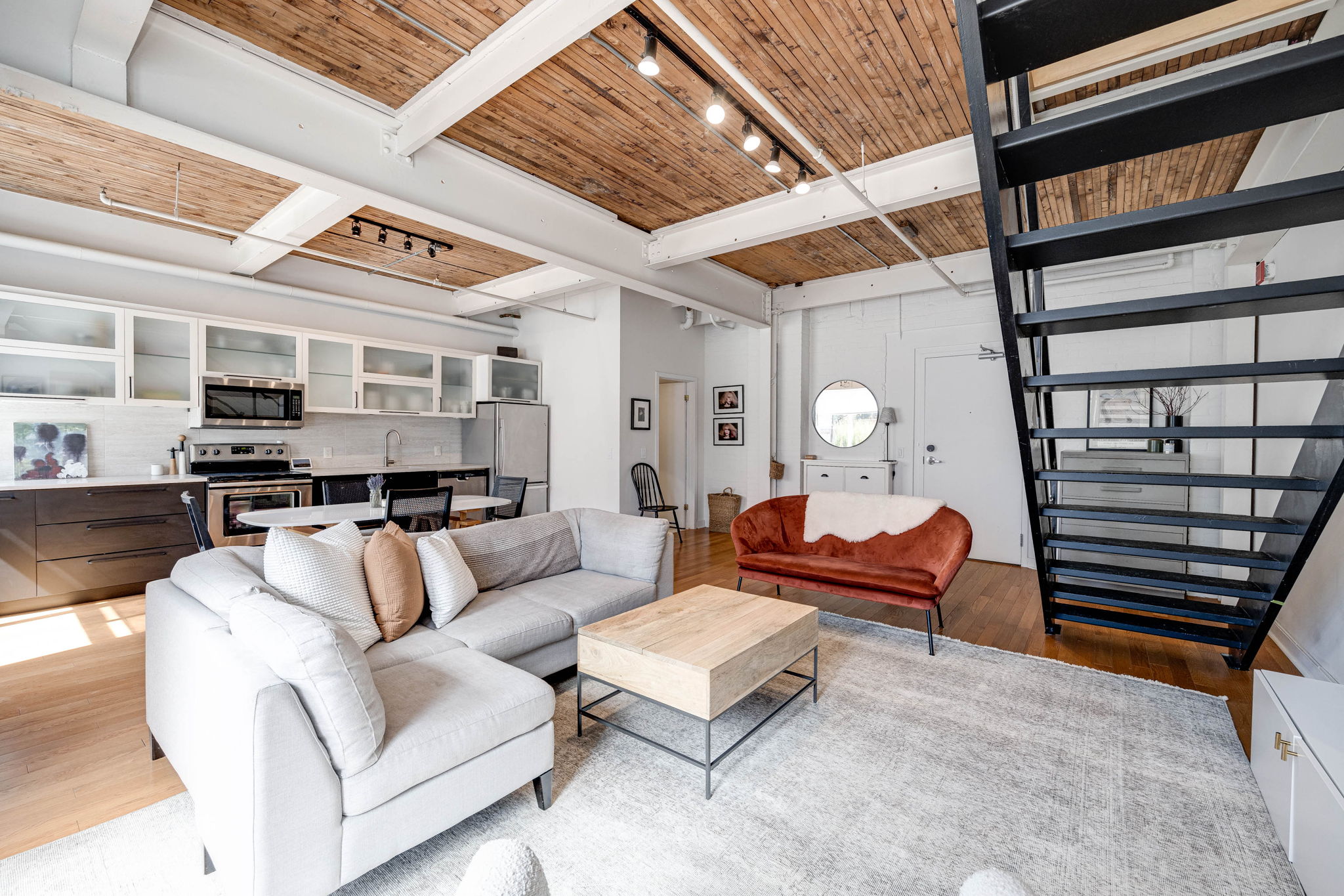 Toronto property showcase — delivered property photograph 8