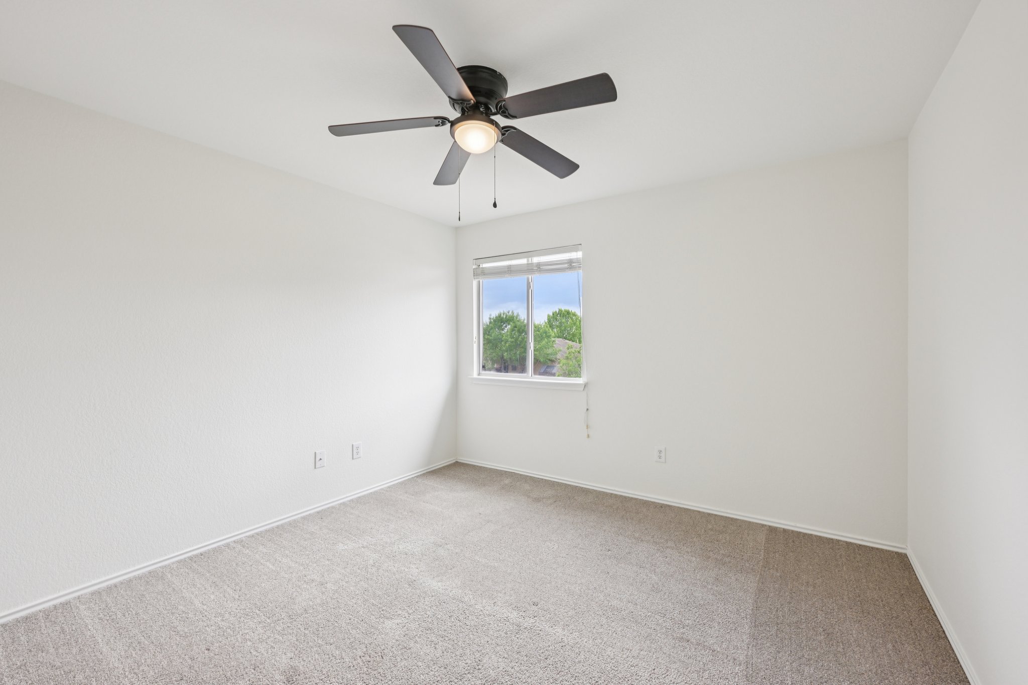 Covent Dr-S1004-022.jpg