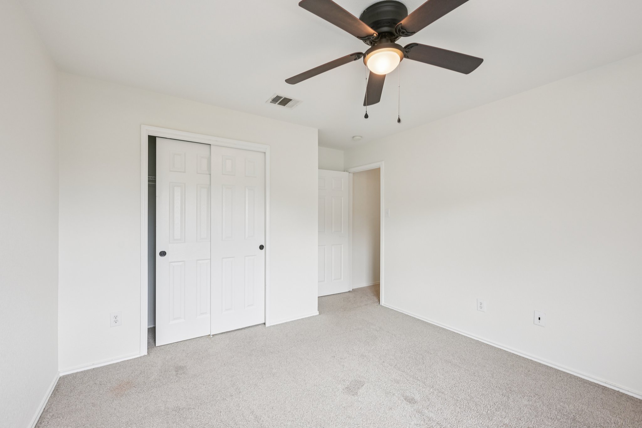 Covent Dr-S1004-027.jpg