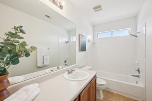 Covent Dr-S1004-031.jpg
