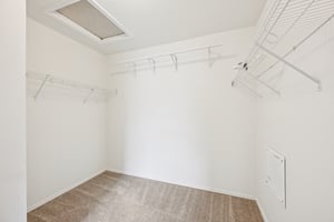 Covent Dr-S1004-035.jpg