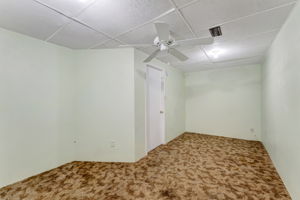  Photo 33