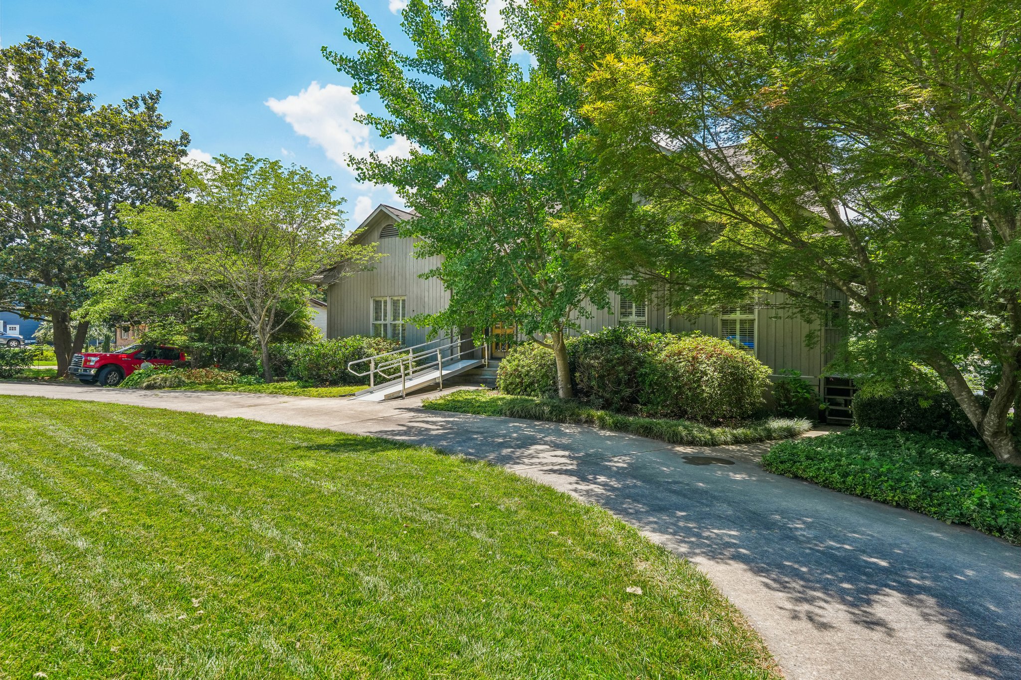 Ponderosa Cir-S2107-003.jpg