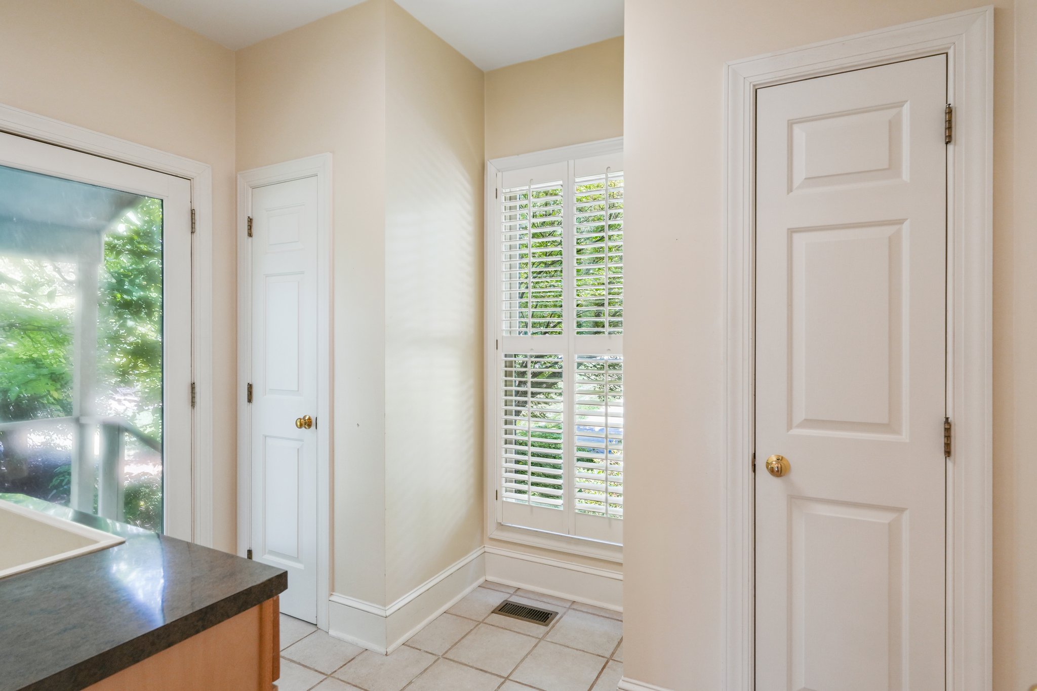 Ponderosa Cir-S2107-027.jpg