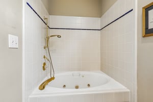 Ponderosa Cir-S2107-049.jpg