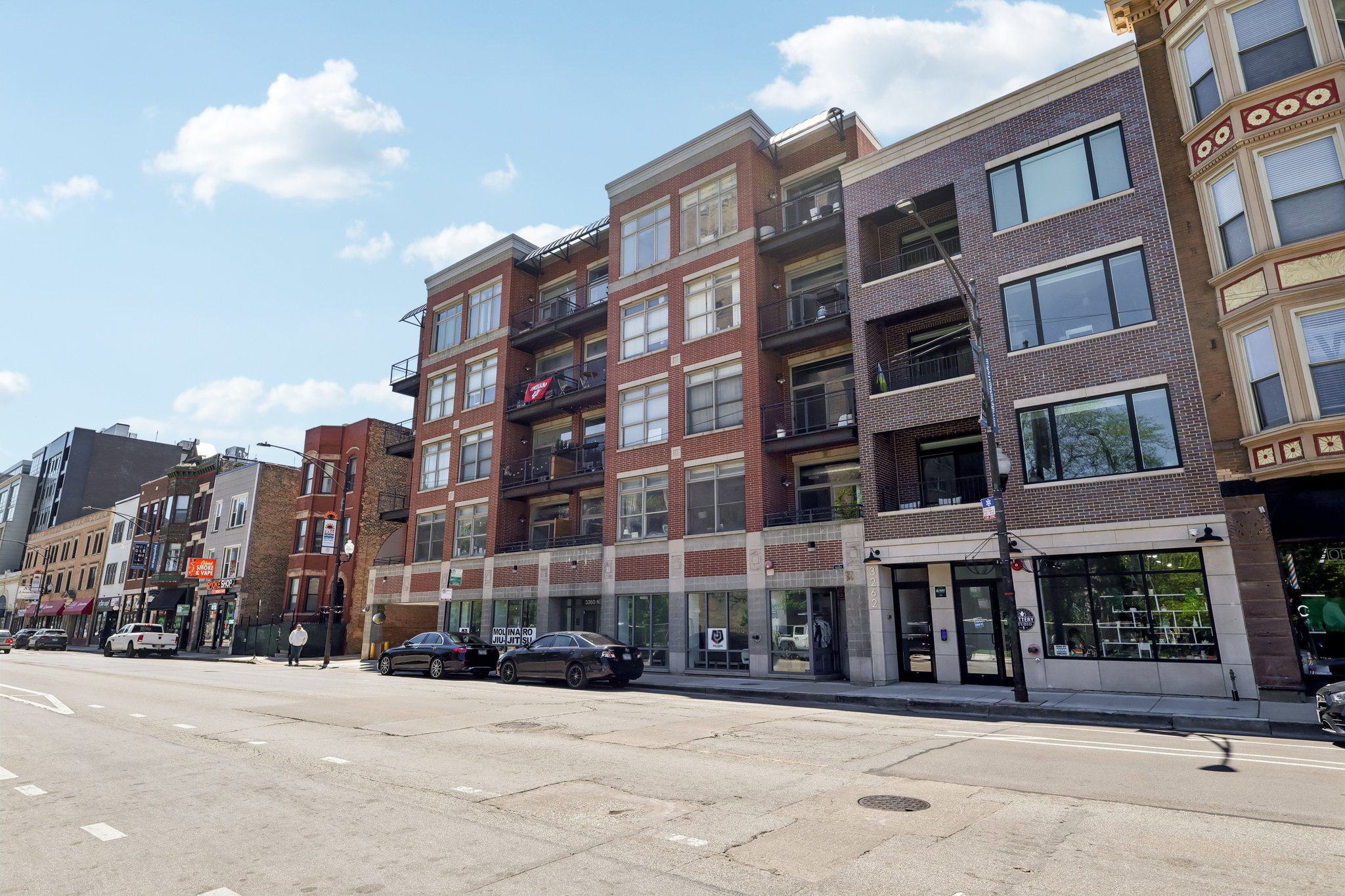 N Clark St 408-S1405-003.jpg