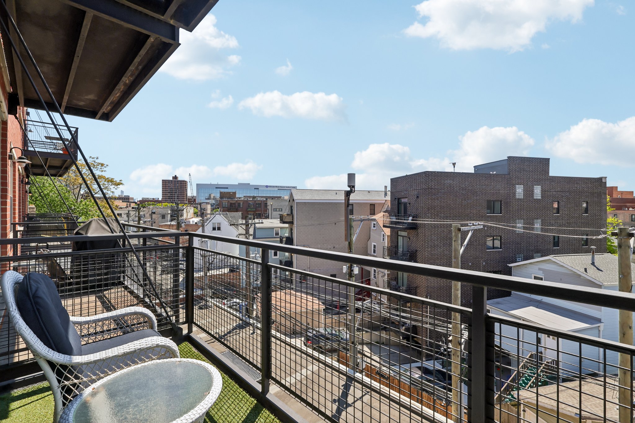 N Clark St 408-S1405-027.jpg