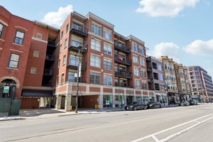 N Clark St 408-S1405-002.jpg