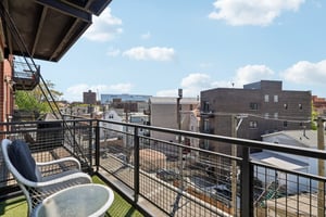 N Clark St 408-S1405-027.jpg