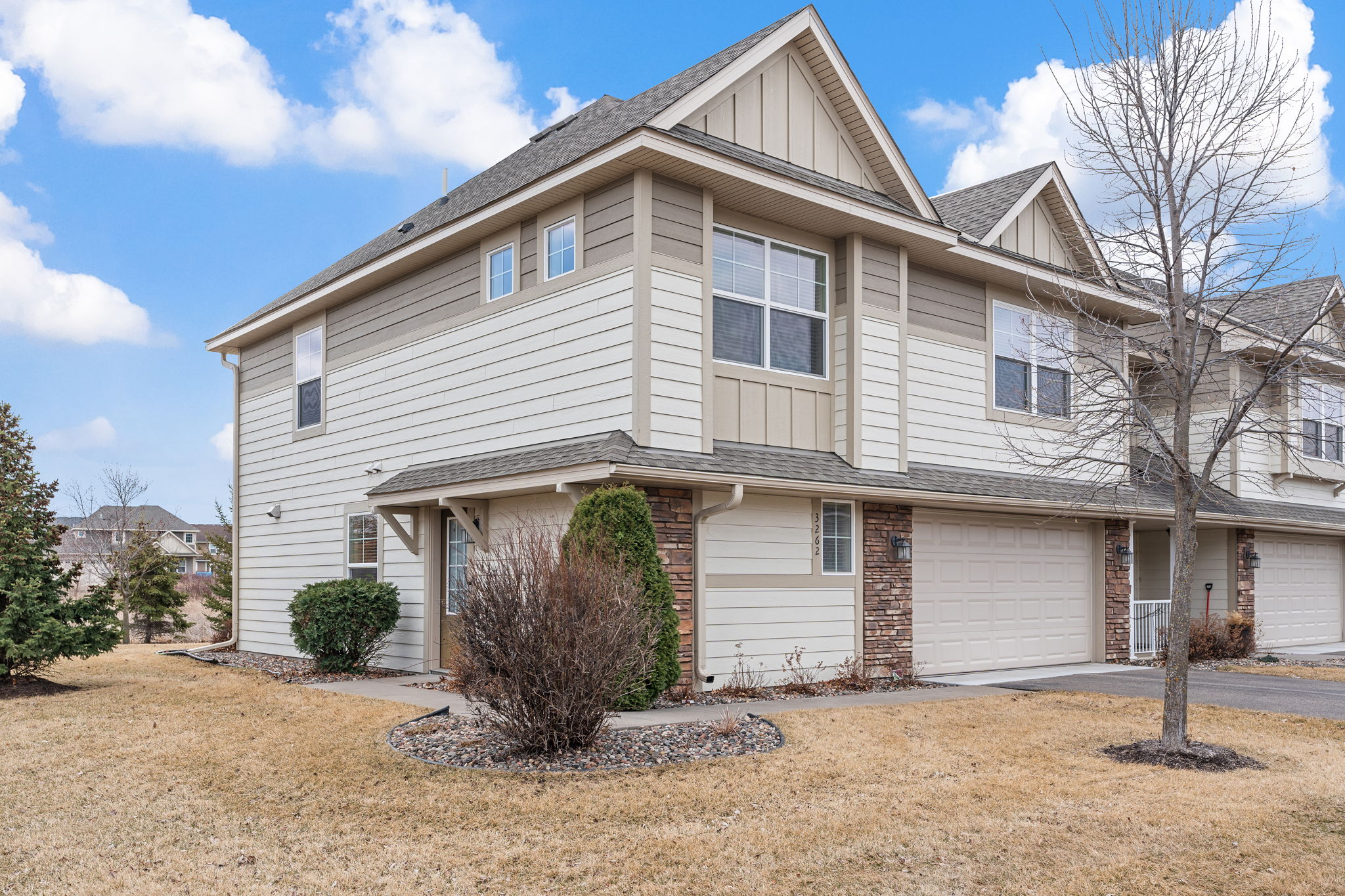 3262 Red Oak Trail