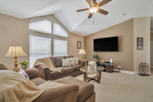 005_ 3263 Vineyard Ave 68 