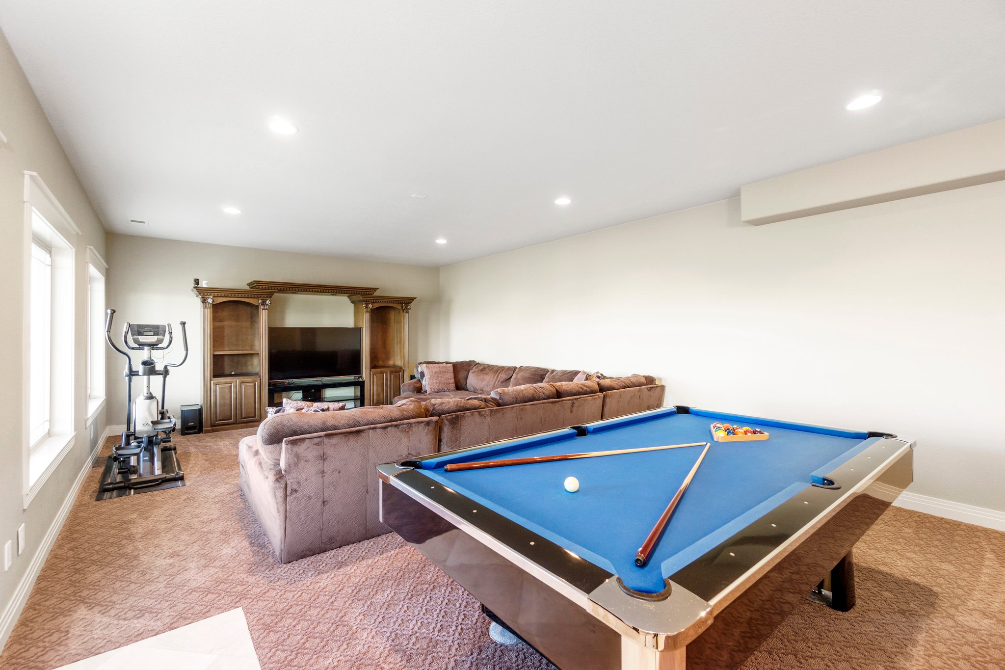 2,194 sq ft finished walk-out basement (Pool table not included)
