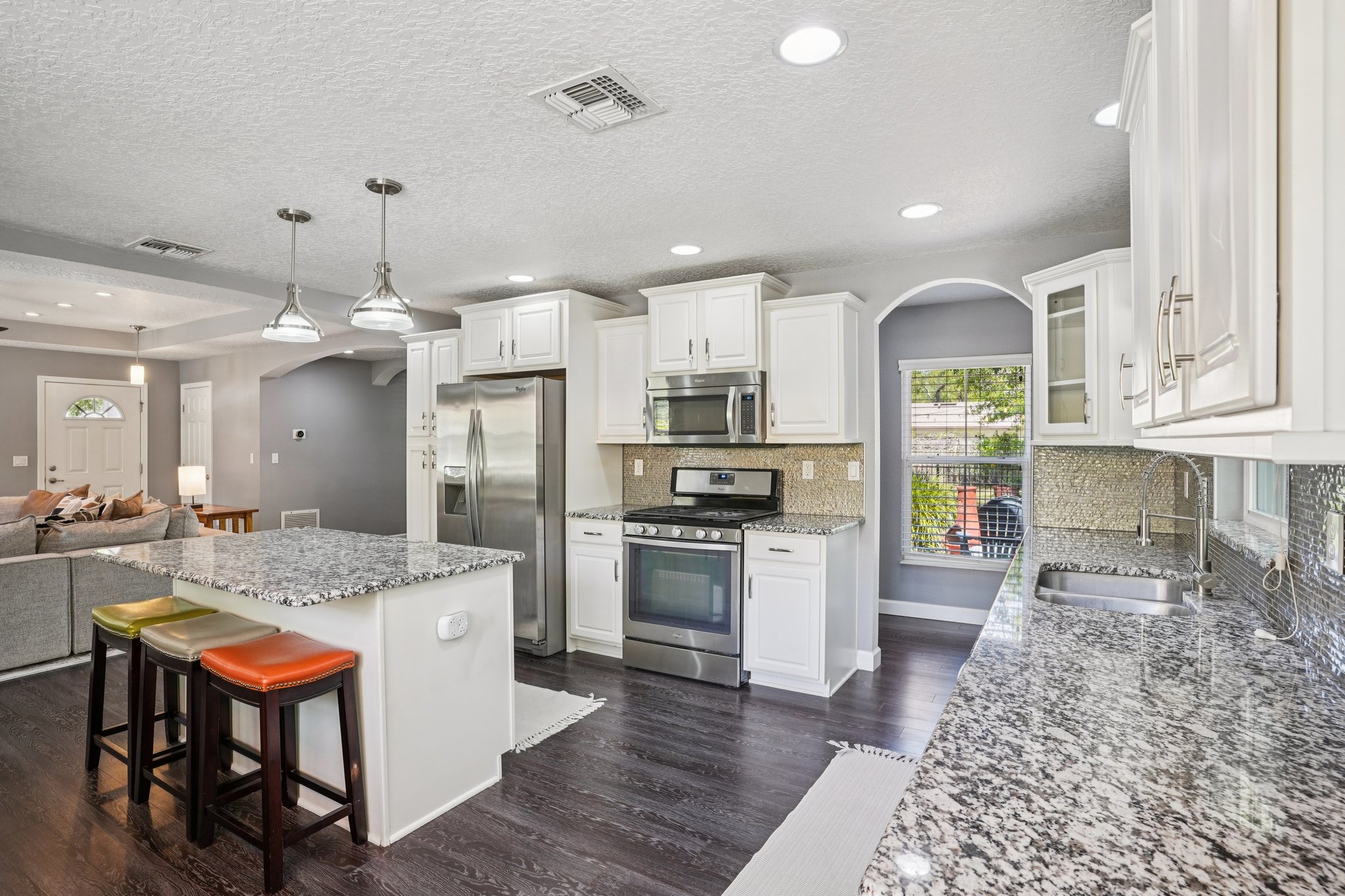 S Lakeview Ave-S2803-015.jpg