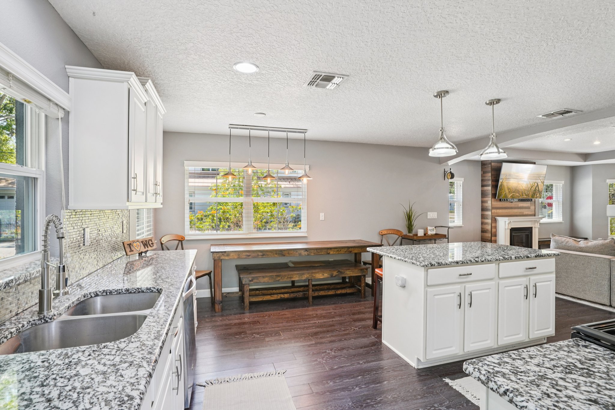 S Lakeview Ave-S2803-016.jpg