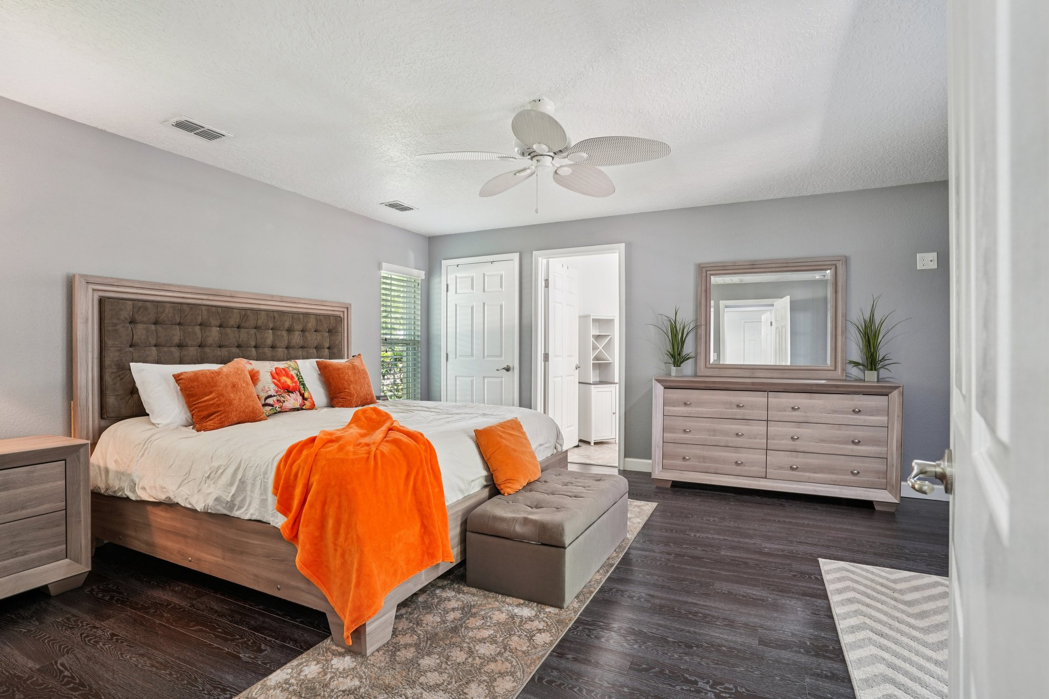 S Lakeview Ave-S2803-019.jpg