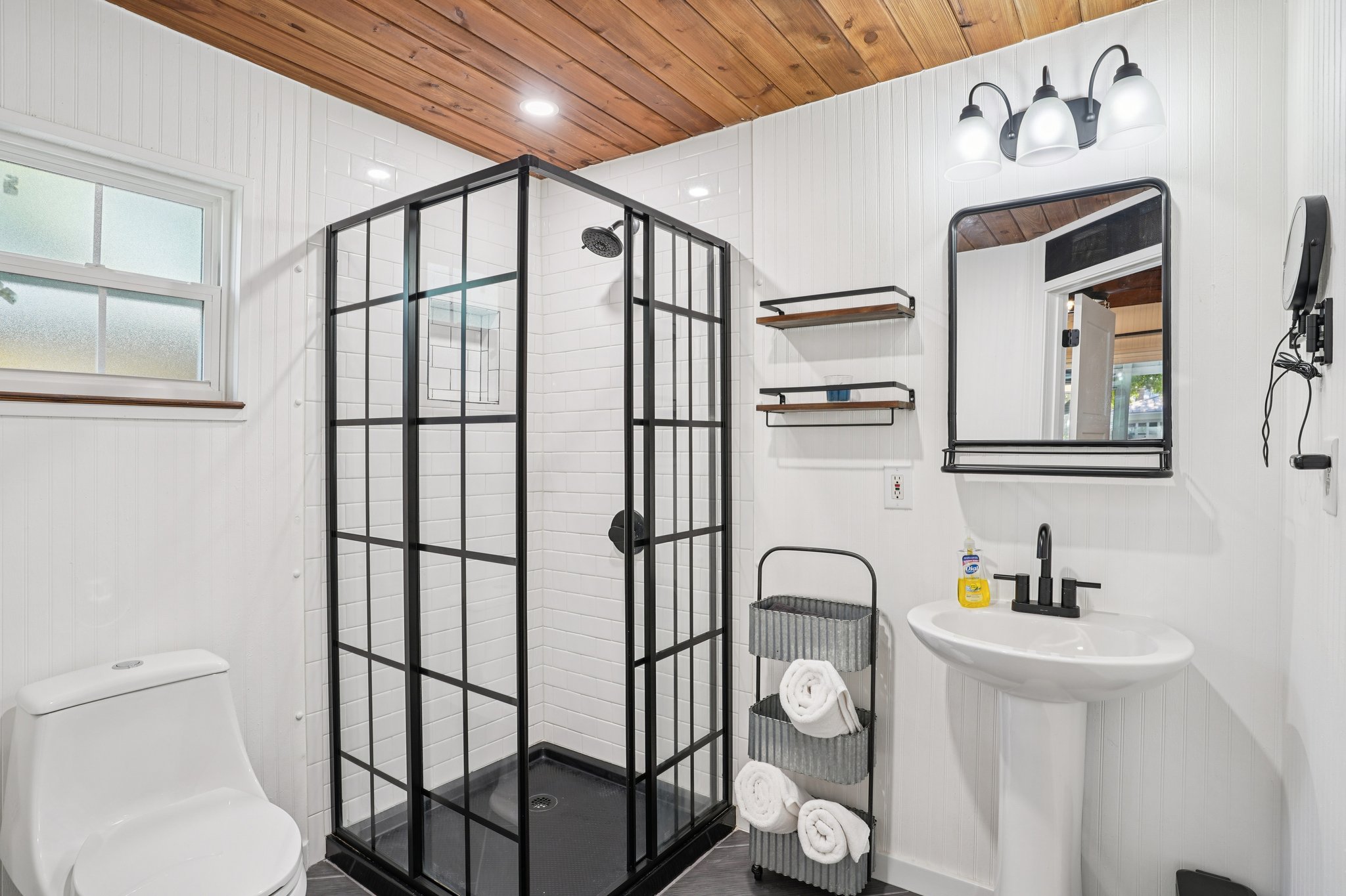 S Lakeview Ave-S2803-037.jpg