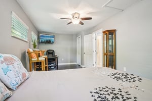 S Lakeview Ave-S2803-029.jpg