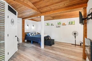 S Lakeview Ave-S2803-033.jpg