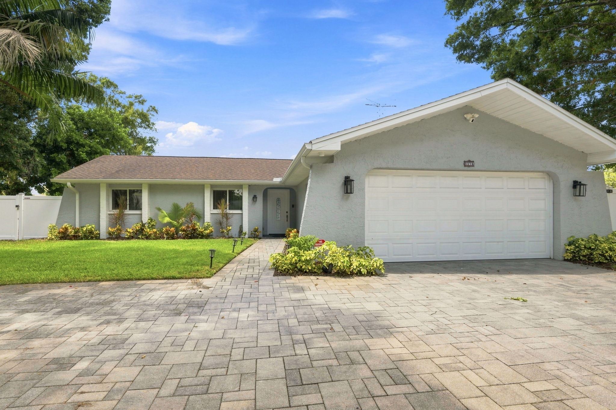 Front Exterior34