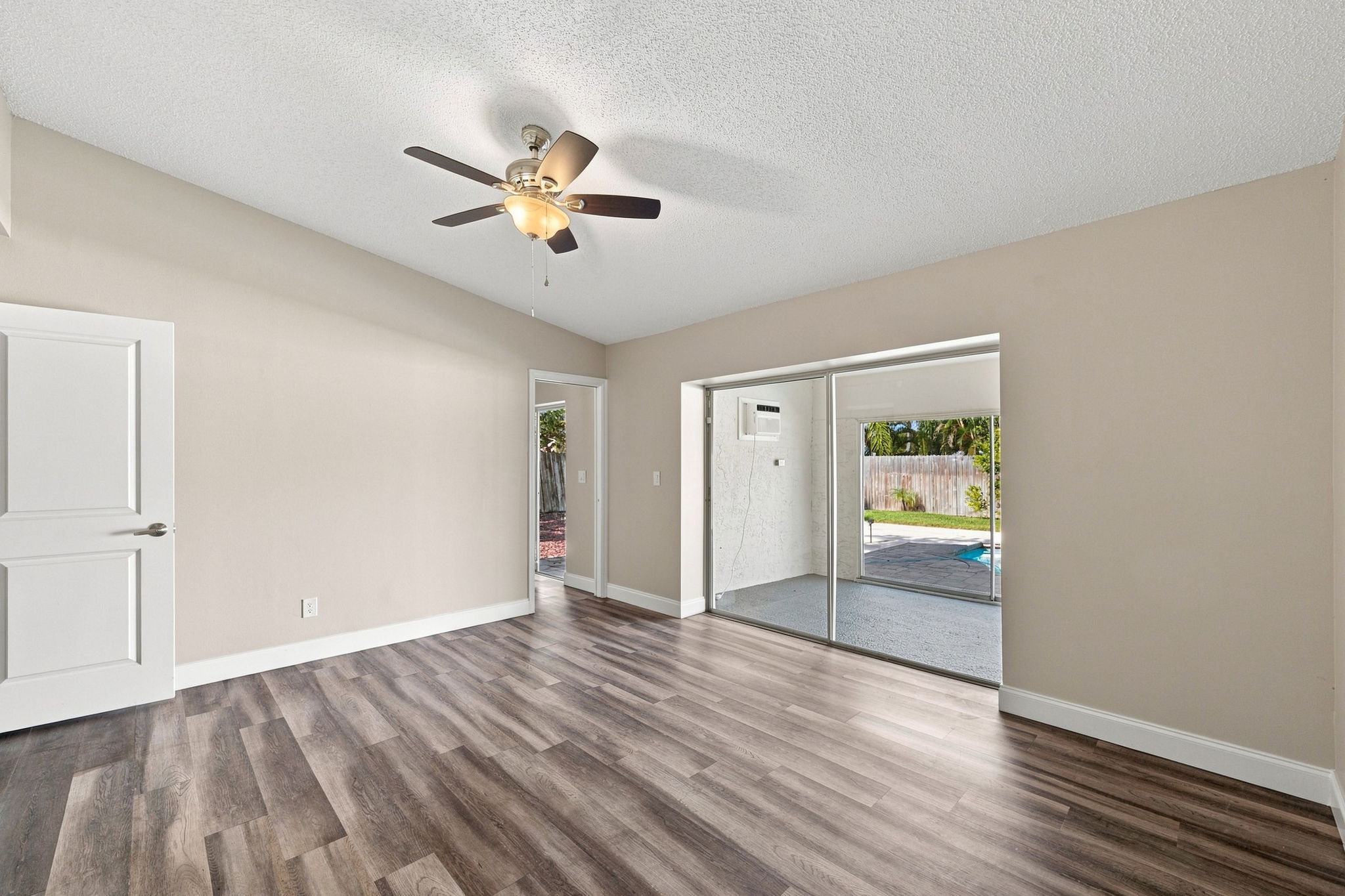 Primary Bedroom20b