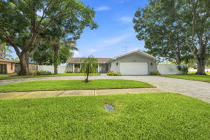 Front Exterior21