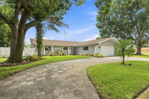 Front Exterior23