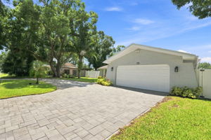 Front Exterior32