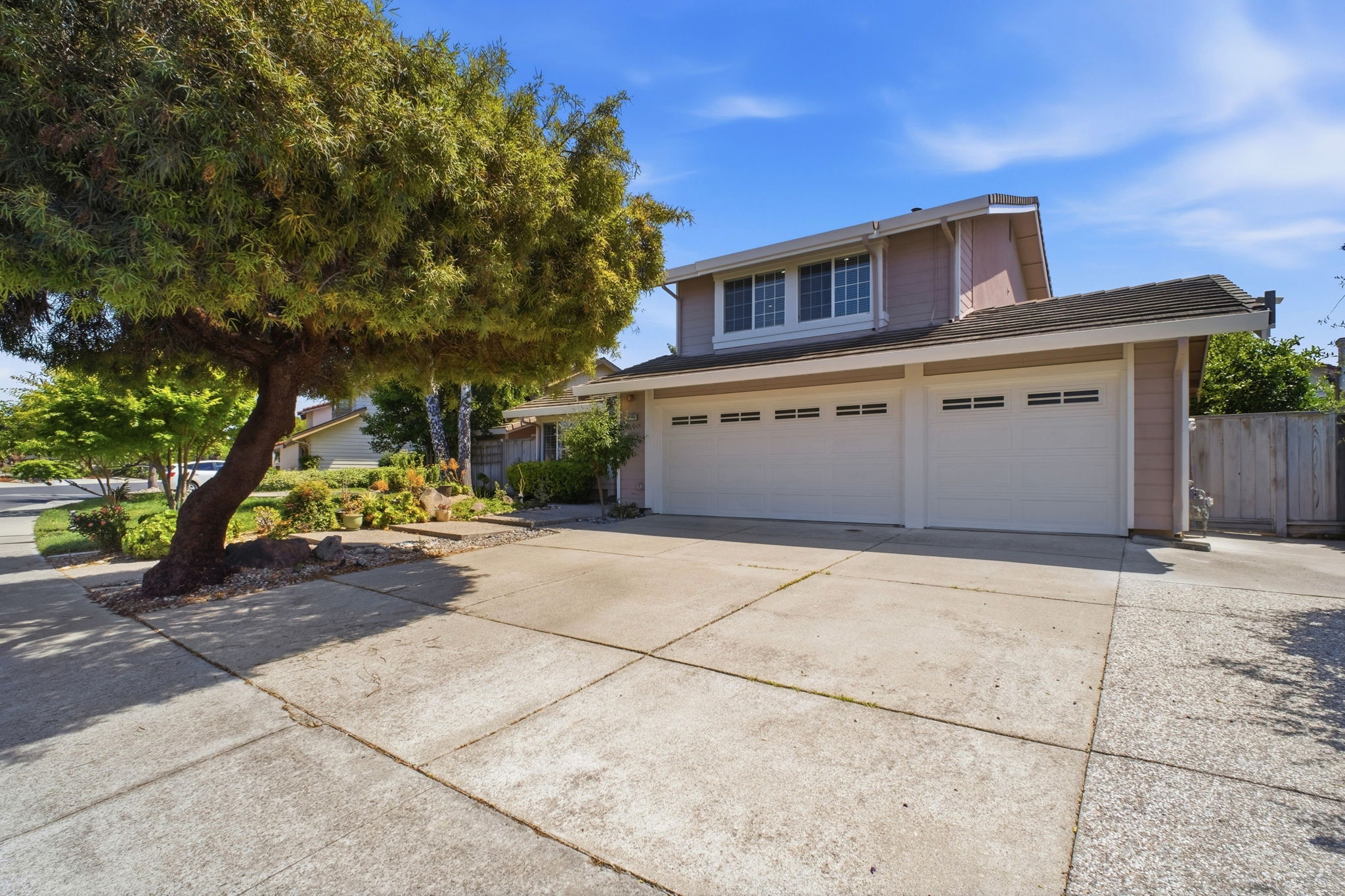 003_F8_32760 Orick St