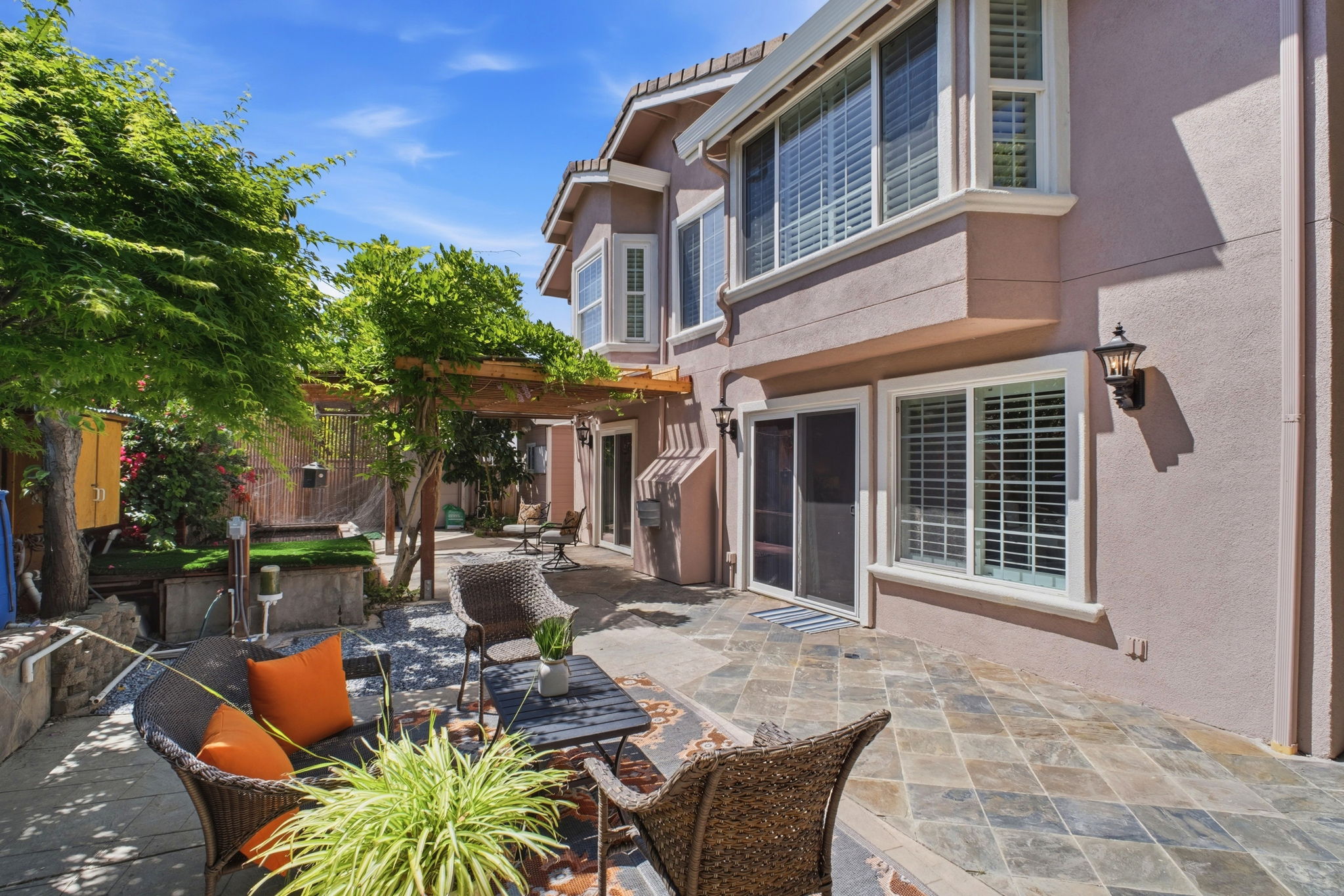 047_F8_32760 Orick St