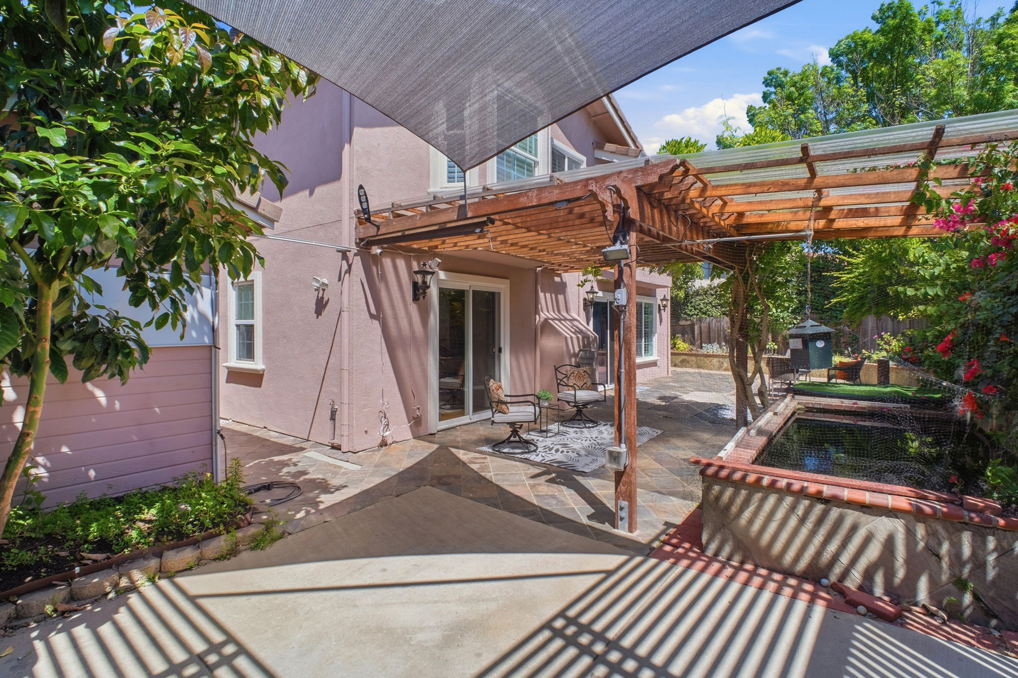 049_F8_32760 Orick St