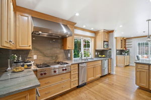 017_F8_32760 Orick St