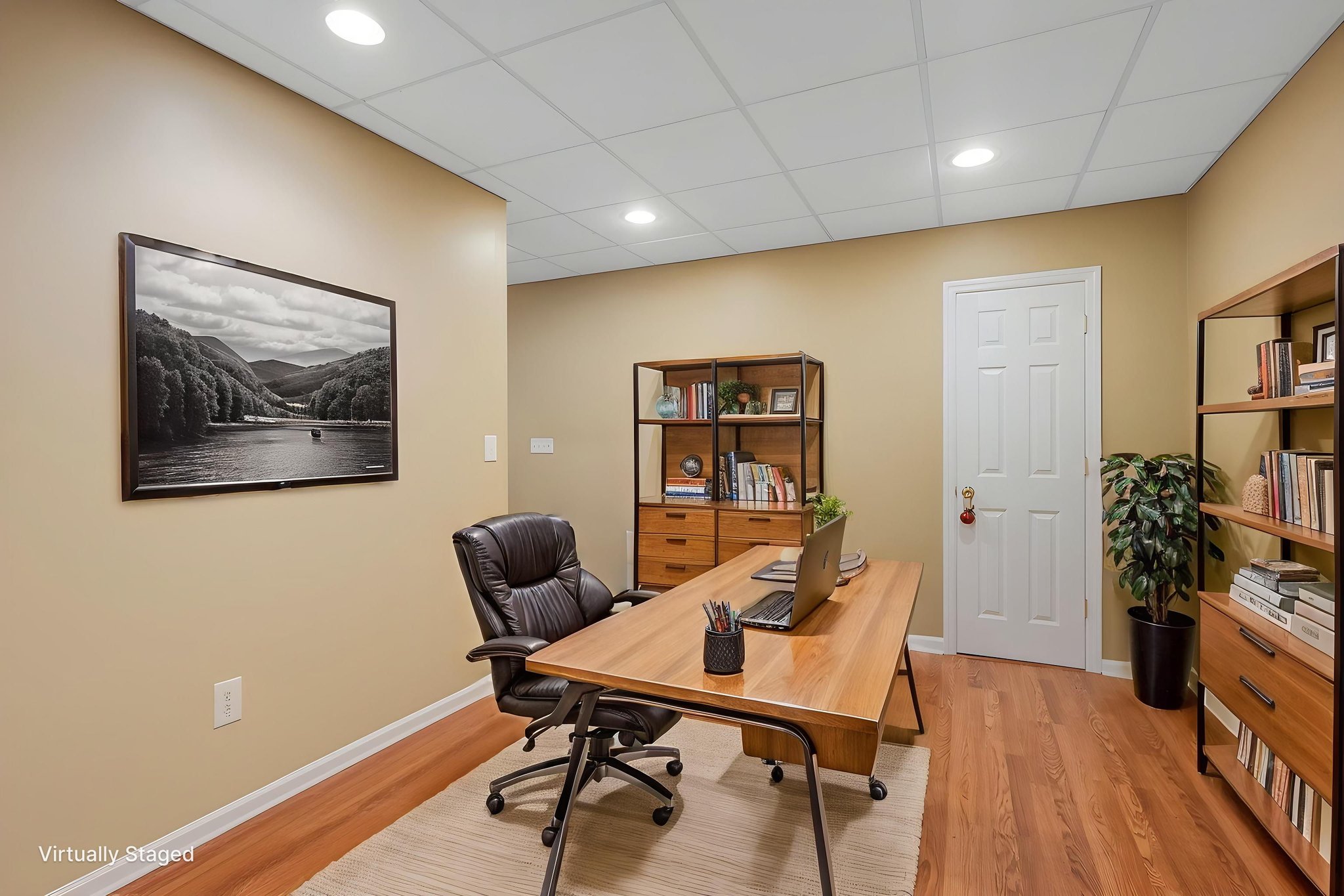 328 Meadowood Rd-5 furniture removed virtually staged.jpeg