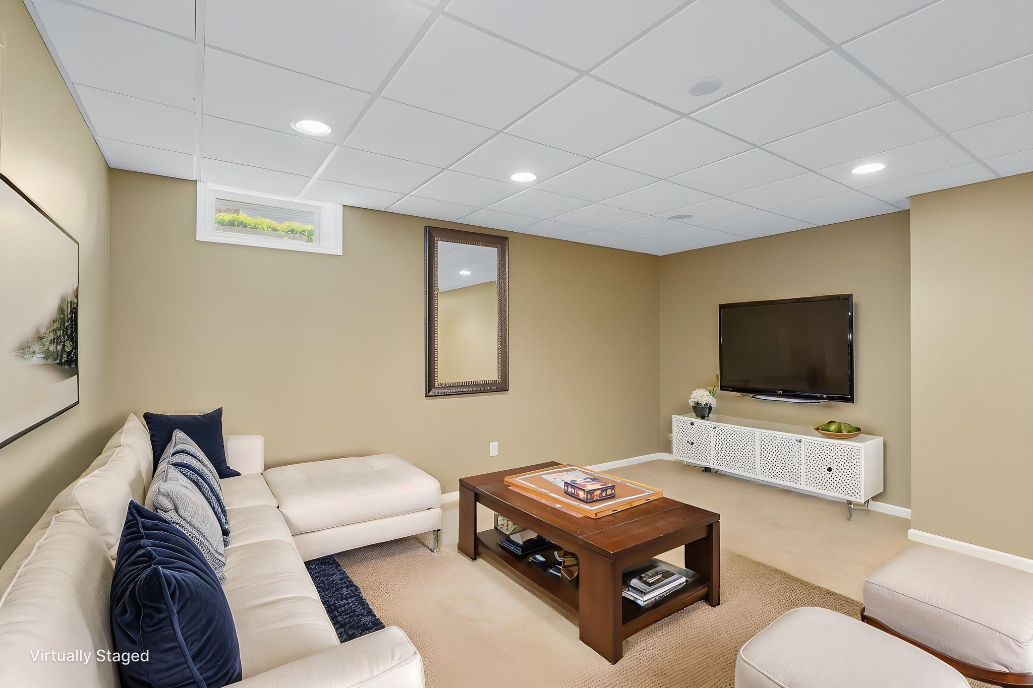328 Meadowood Rd-3 furniture removed virtually staged.jpeg