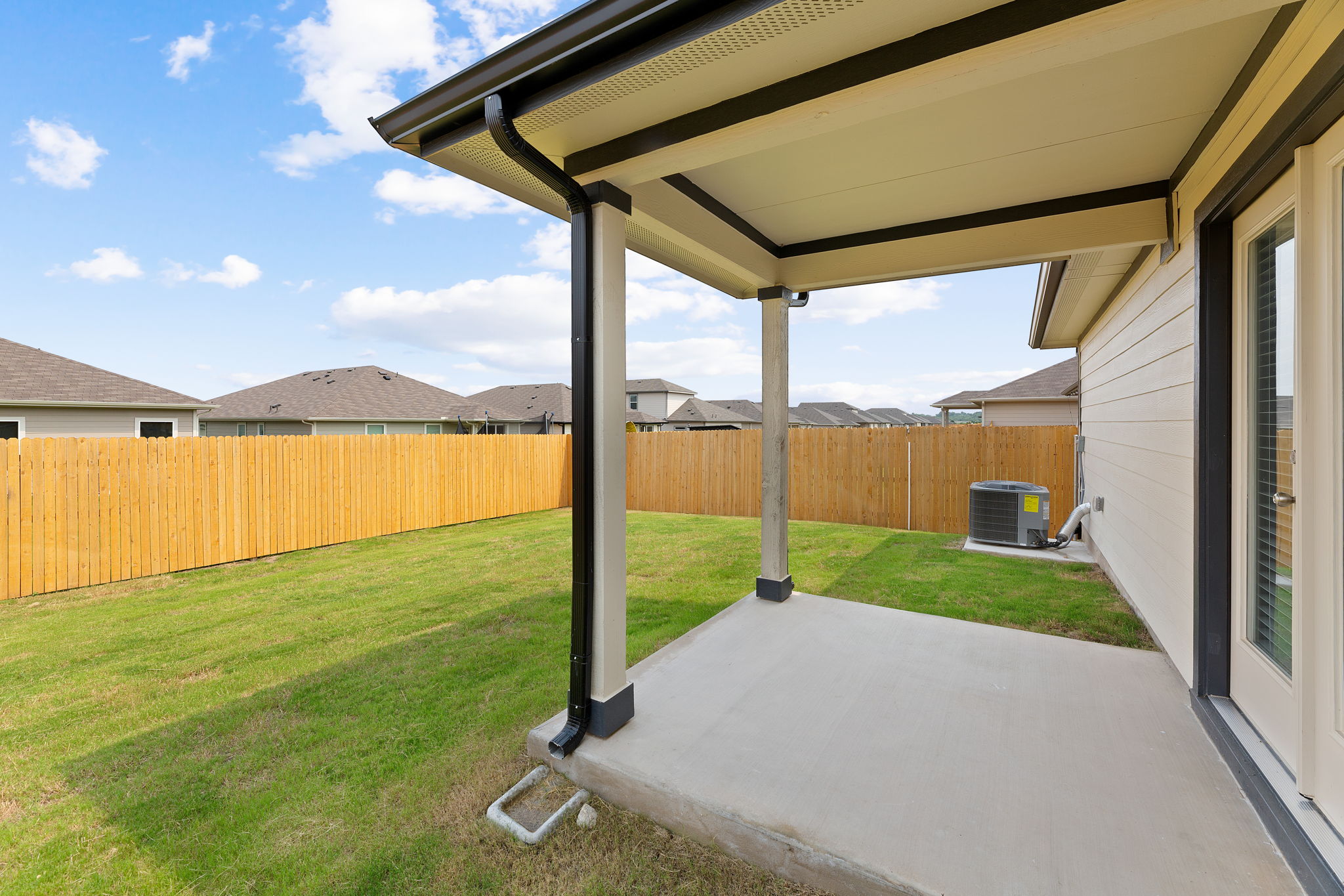 Photo 32