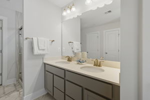  Photo 36