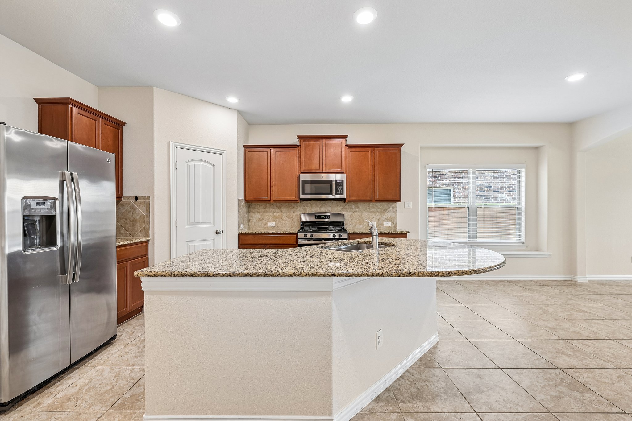 Shale Cir-S1305-013.jpg